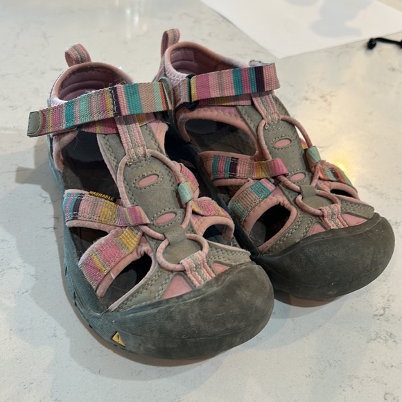 Size 2 Keens - Picture 4 of 5